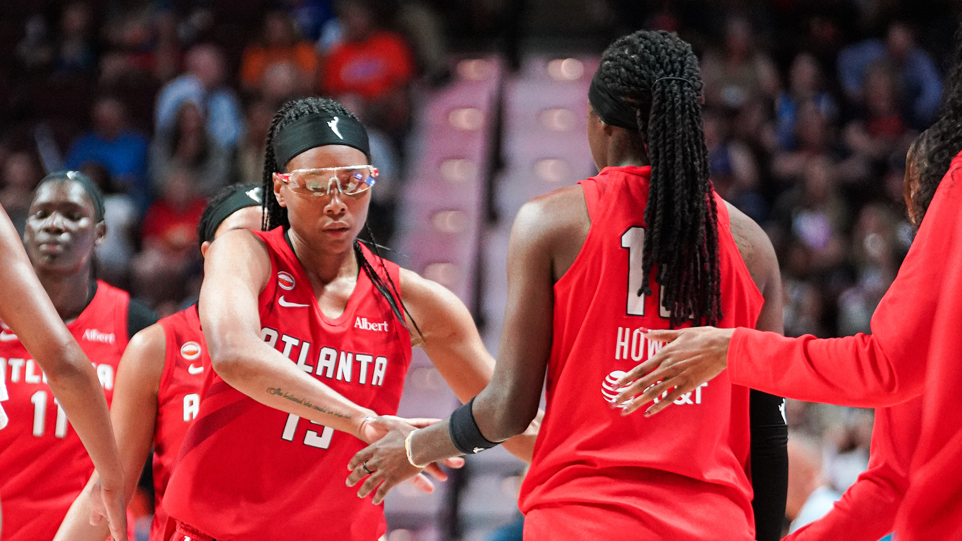 Howard and Gray Combine for 58 as Dream Beats Connecticut